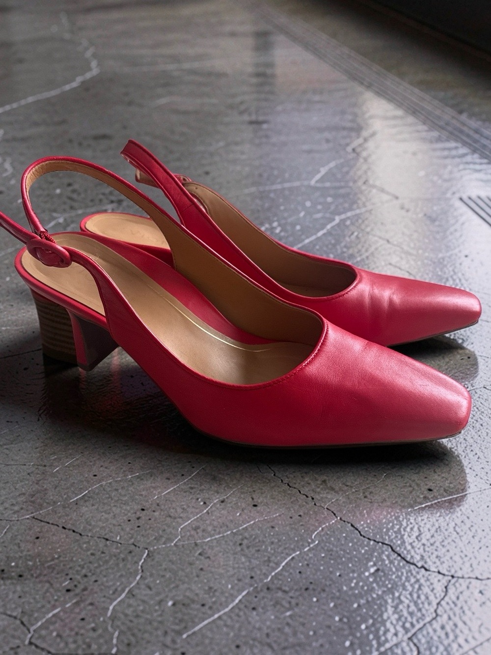 Vionic Red Slingback Mid-Heel Pumps